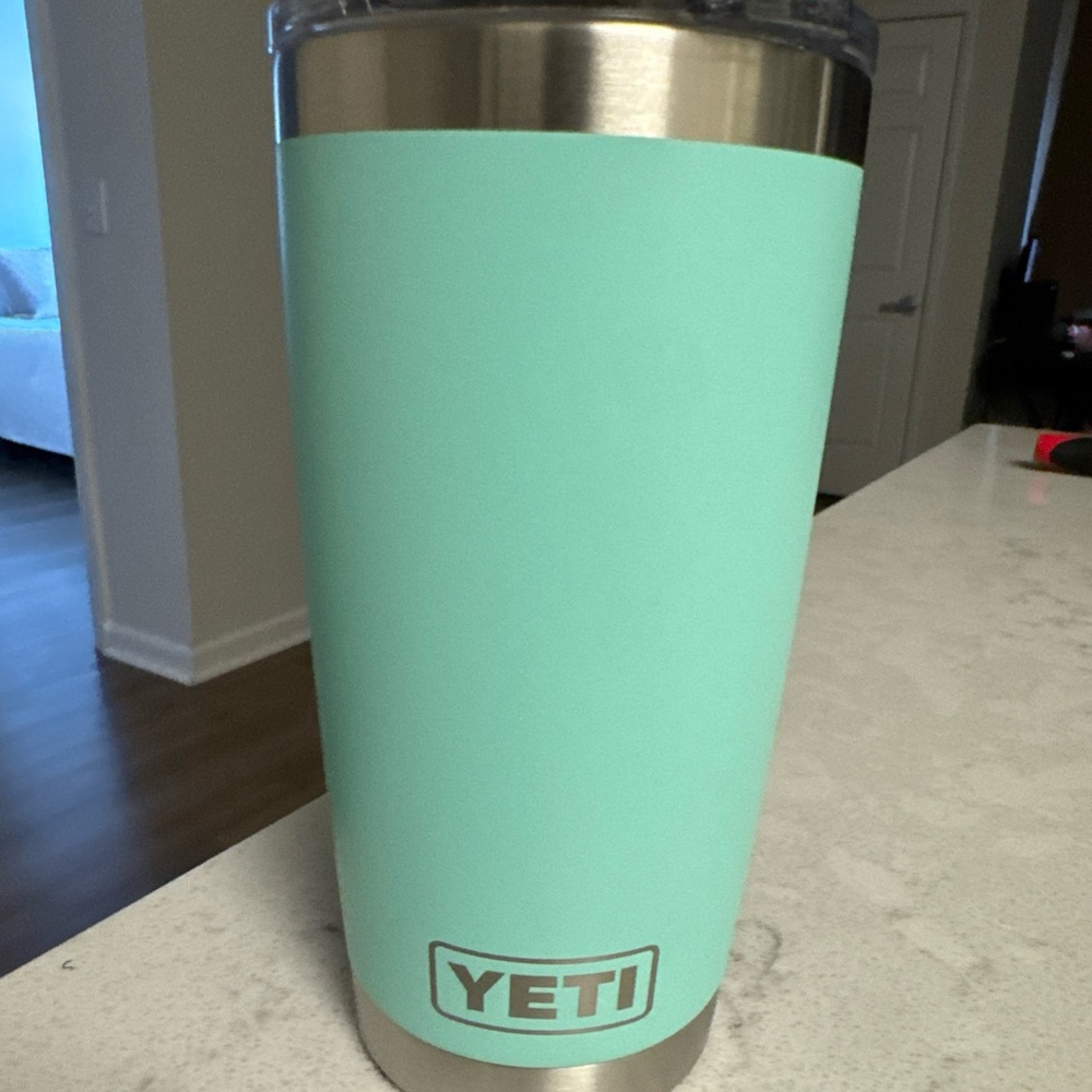 YETI Aqua Rambler Tumbler 20oz